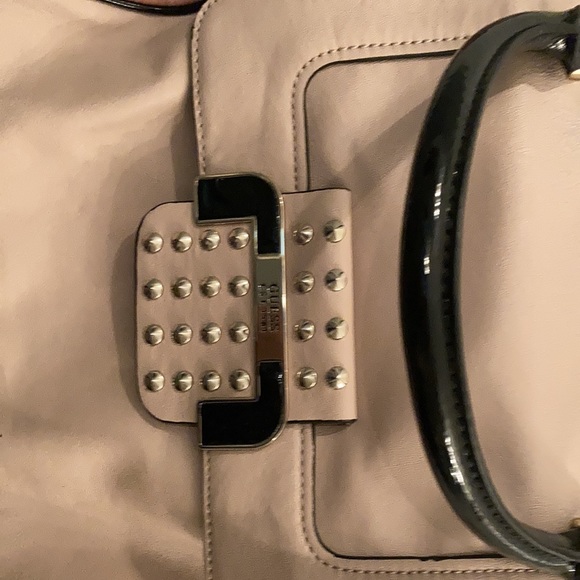 Guess handbag - Picture 2 of 3